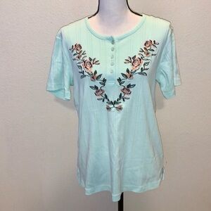 Sara Morgan green embroidered floral 1/2 button short sleeve shirt